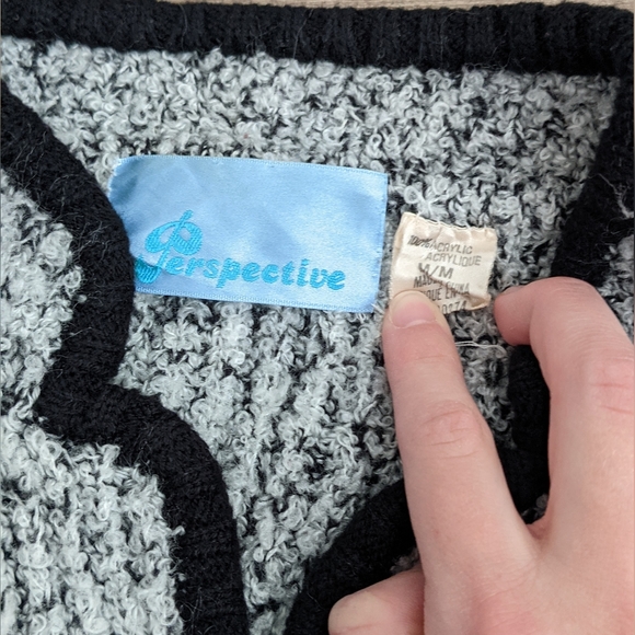 Vintage Sweater - Picture 2 of 2